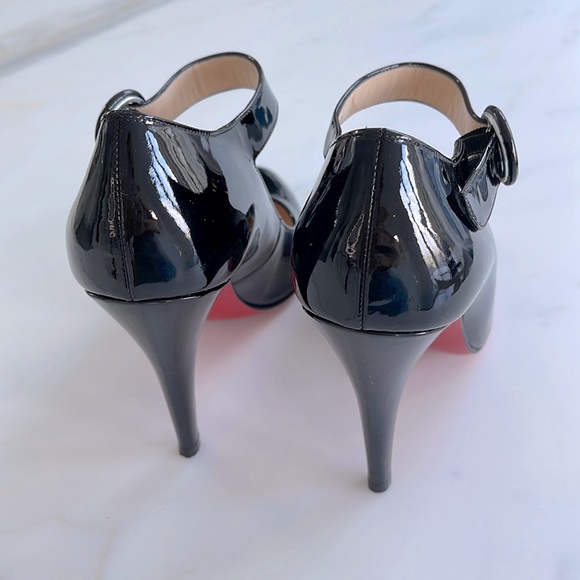 Christian Louboutin Mary Jane Patent Leather Pump S:6 - Picture 3 of 12